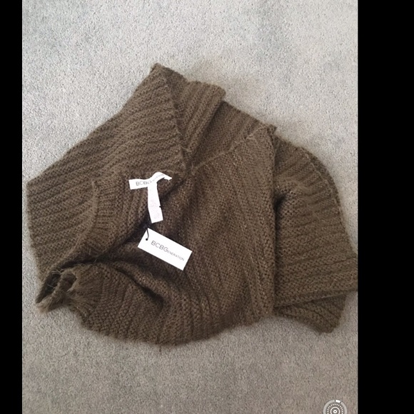 nwt - BCBG scarf - Picture 3 of 4